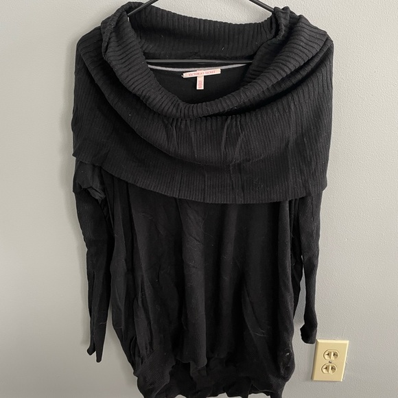 Victoria’s Secret Multi-way Sweater - Picture 1 of 1